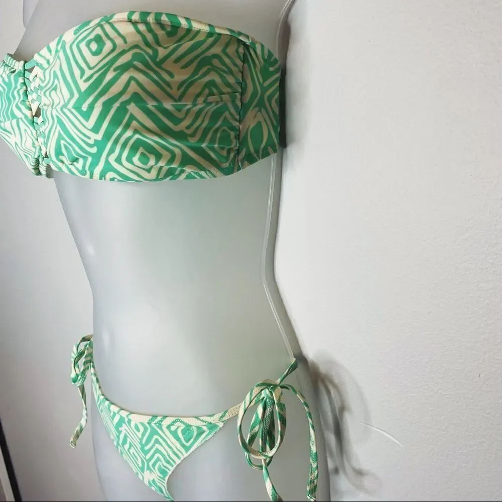 EIDON Two Piece Bikini Set - Picture 3 of 8